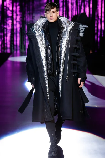 Look 17